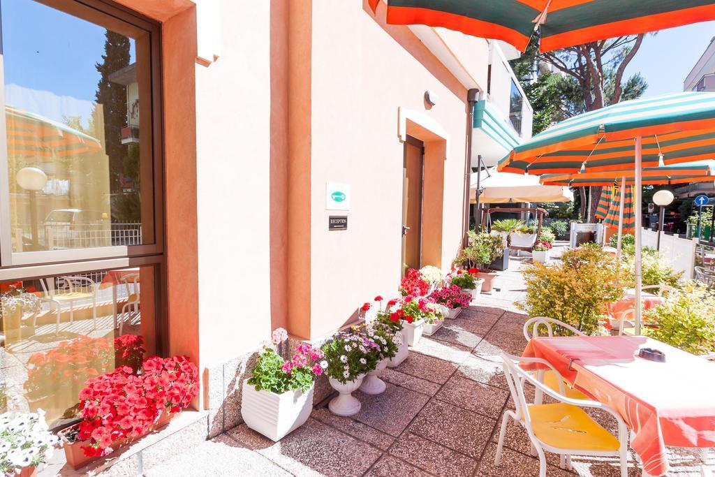 Hotel Paola Garden - Nuova Gestione Bellariva Di Rimini Buitenkant foto